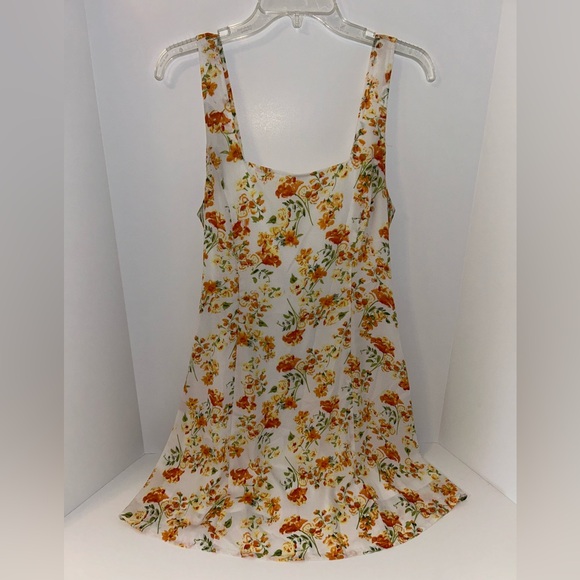 Lulus Dresses & Skirts - Lulus Day Date white, orange‎ floral dress, fully lined, tie back sz Medium
